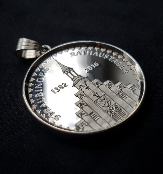 Straubinger Rathaustaler Schmuck-Anhänger mit Fassung